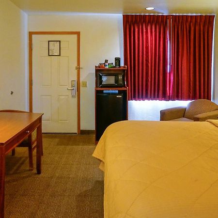 Lamplighter Inn & Suites San Luis Obispo Room photo