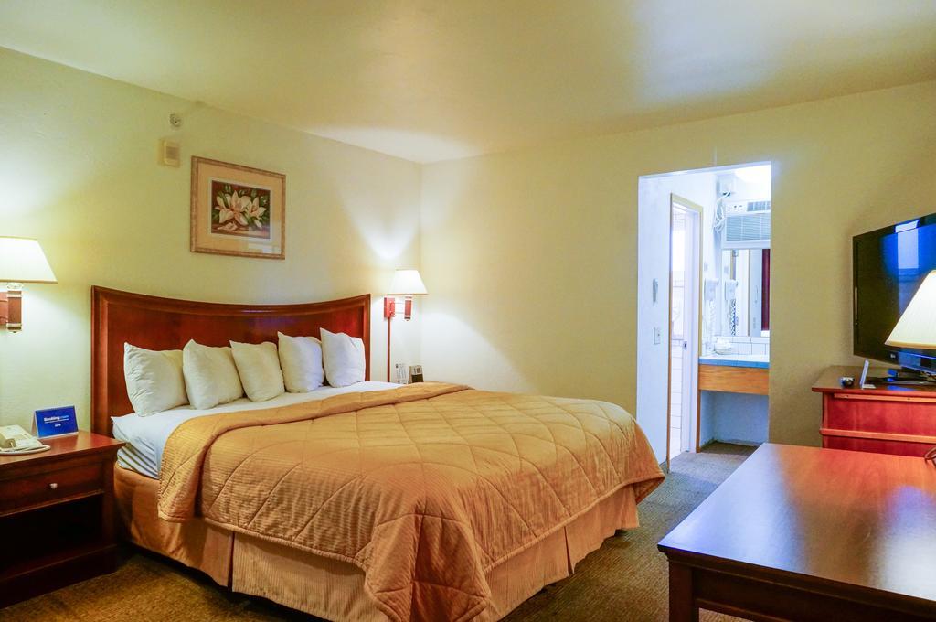 Lamplighter Inn & Suites San Luis Obispo Room photo